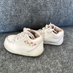 Stride Rite SRT Emilia White Leather Floral Embroidery Sneakers 4XW BG35693